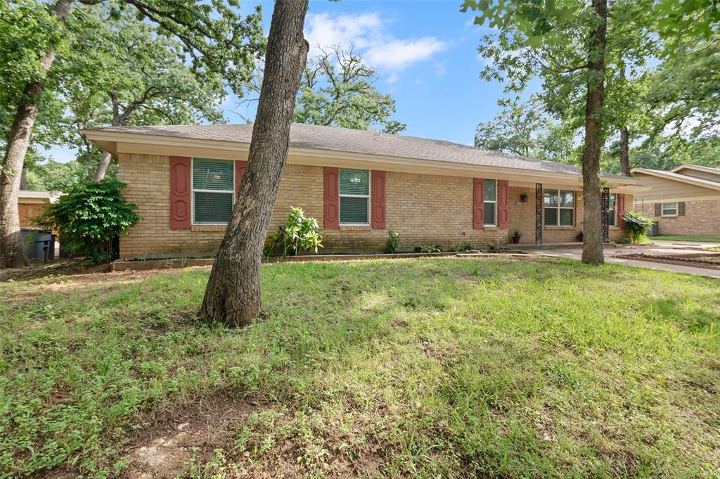 205 W Ash Lane