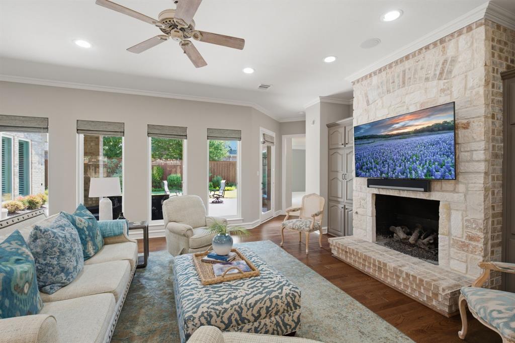 4536 Glenville Drive