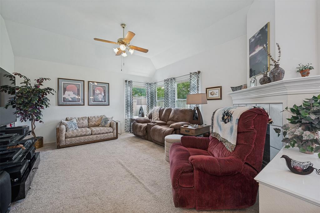 10009 White Lane