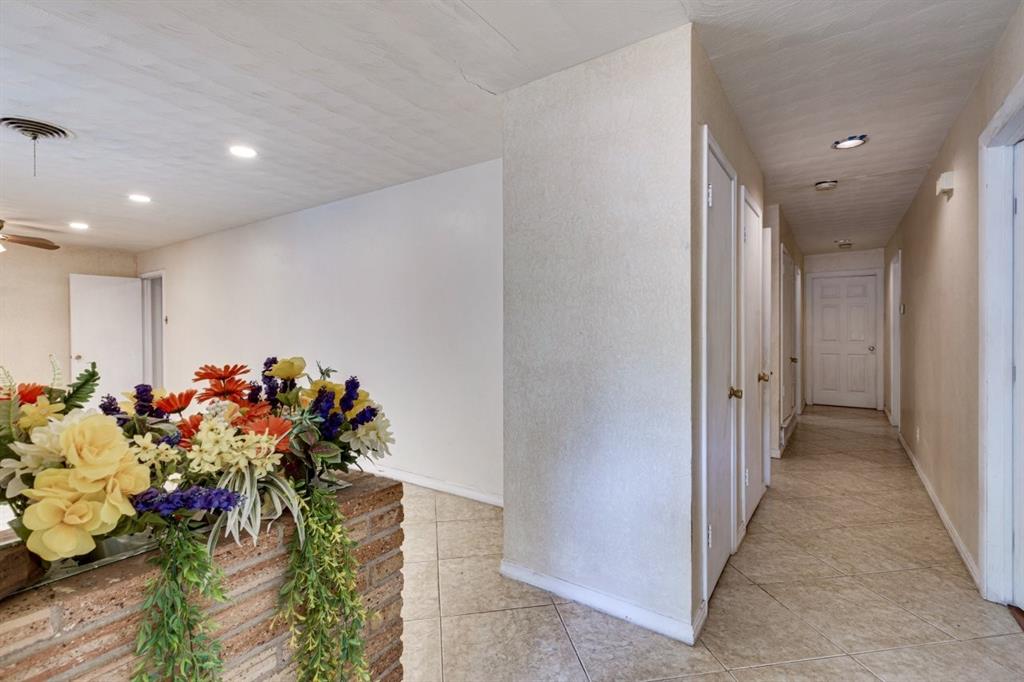 402 Robinhood Drive