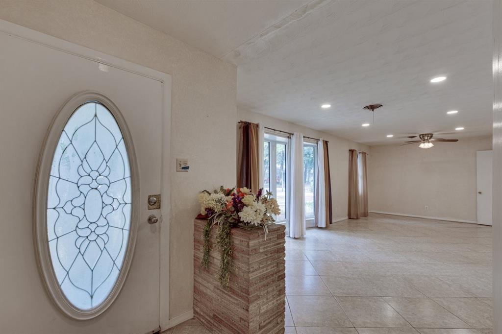 402 Robinhood Drive