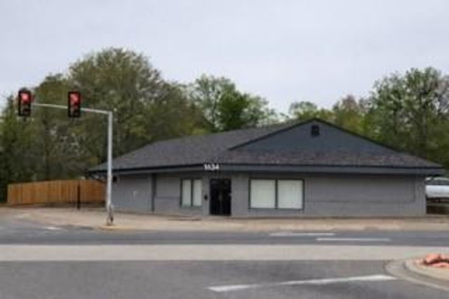 Positioned on a high-visibility corner lot in the heart of Paris, Texas, this versatile commercial property offers over 2,000 square feet of adaptable space designed to suit a wide range of business needs. The open-span layout provides maximum flexibility, allowing you to customize the interior for your vision—whether it’s a professional office, med spa, retail showroom, restaurant, or something entirely unique.
The property features a welcoming reception area, a spacious restroom, and a large storage room to support daily operations. Recent updates—including luxury vinyl flooring, upgraded insulation, a newer roof, and modern lighting—enhance both functionality and aesthetic appeal, creating a clean and inviting environment for clients and staff alike.
With excellent traffic exposure and endless potential, this property is an ideal opportunity for business owners or investors looking to establish a presence in a prime Paris location.