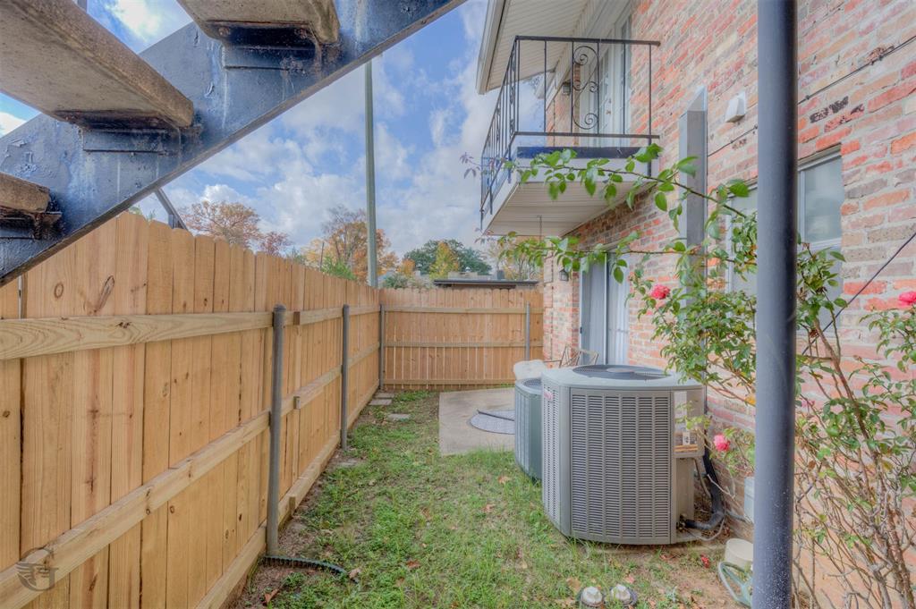 Fairfield Oaks Condos - Residential