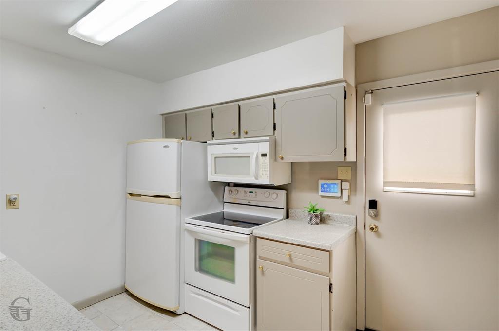 3820 Fairfield Avenue 35