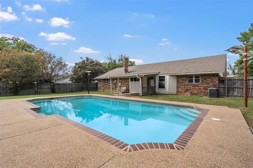 Cannonball into opportunity at 309 Crescent Dr in Hewitt. This 3 bedroom, 2 bath, 1,702 sq. ft. brick home comes with the ultimate backyard perk—a private pool that’s all yours. Set on a third of an acre with tree-lined streets and top-rated schools nearby, the location is as solid as it gets.

Inside, the home has plenty of space and plenty of personality, just waiting for the right touch to bring out its full potential. Built in 1975, it’s got great bones and room to make it your own. Think of it as your blank canvas, with a pool party already built in.

The pool steals the show here. Morning laps, weekend barbecues, or simply floating under the Texas sun, you’ll have your own private retreat right in the backyard. Add in a prime Hewitt location, and this is the kind of place that gets talked about.

Homes with this much potential in this kind of spot don’t come along often. So grab your goggles, roll up your sleeves, and come see why 309 Crescent Dr is ready to make a splash.