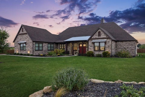Photo of 5008 Crown Court, Sanger, TX 76266 (MLS # 21370990)