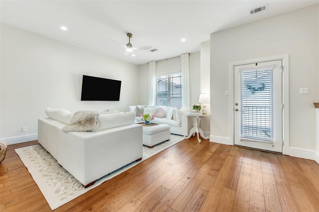 5916 Hudson Street 10