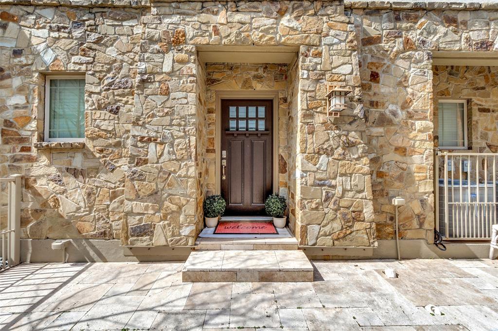 5916 Hudson Street 10