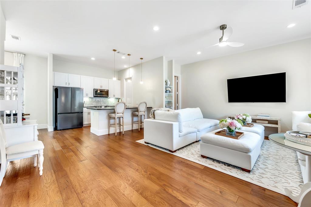 5916 Hudson Street 10