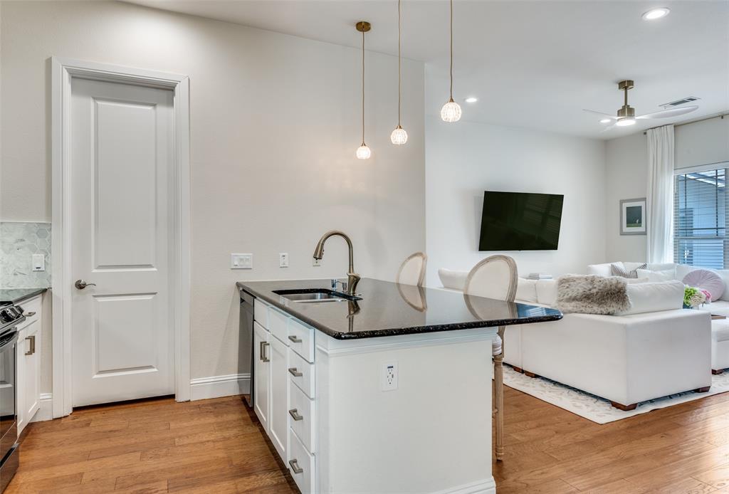 5916 Hudson Condos - Residential