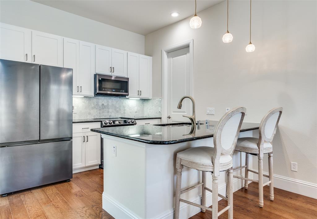 5916 Hudson Condos - Residential