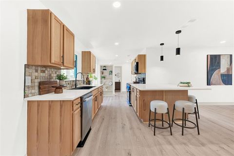 Tiny photo for 2337 Vega Street, Grand Prairie, TX 75050 (MLS # 21195910)