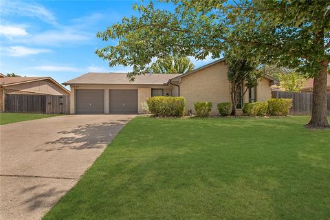 A home in Benbrook