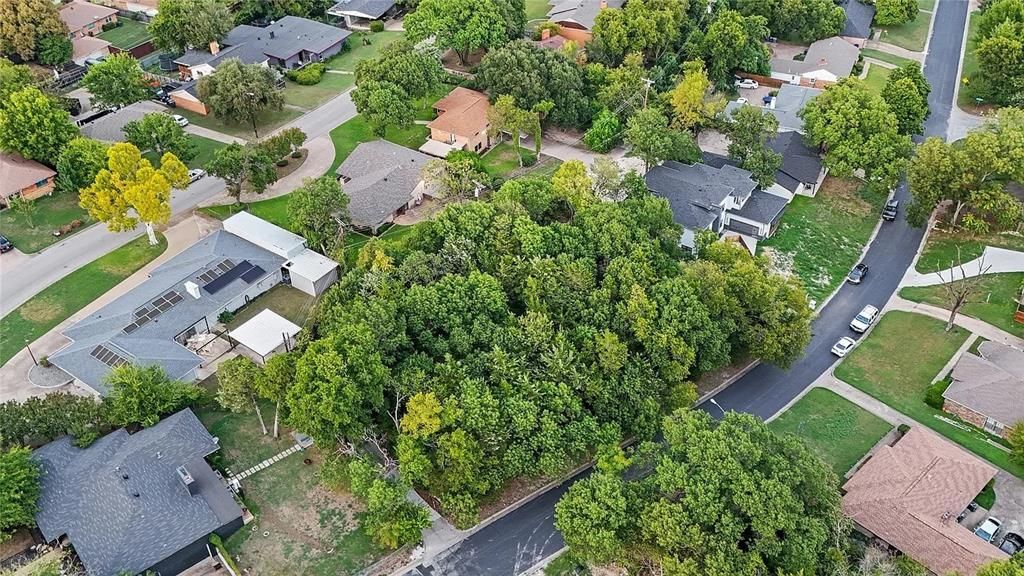 Photo of 923 Brookwood Drive, Dallas, TX 75224 (MLS # 21236958)