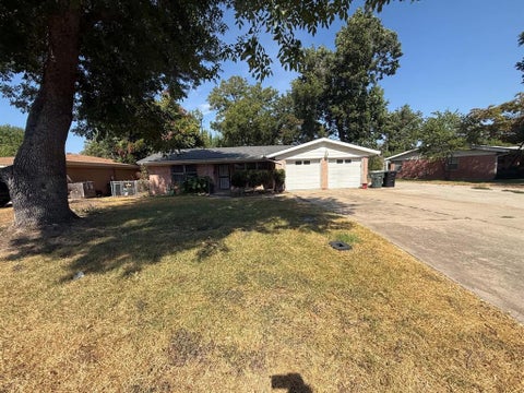 Photo of 2206 S 51st Street, Temple, TX 76504 (MLS # 21403660)