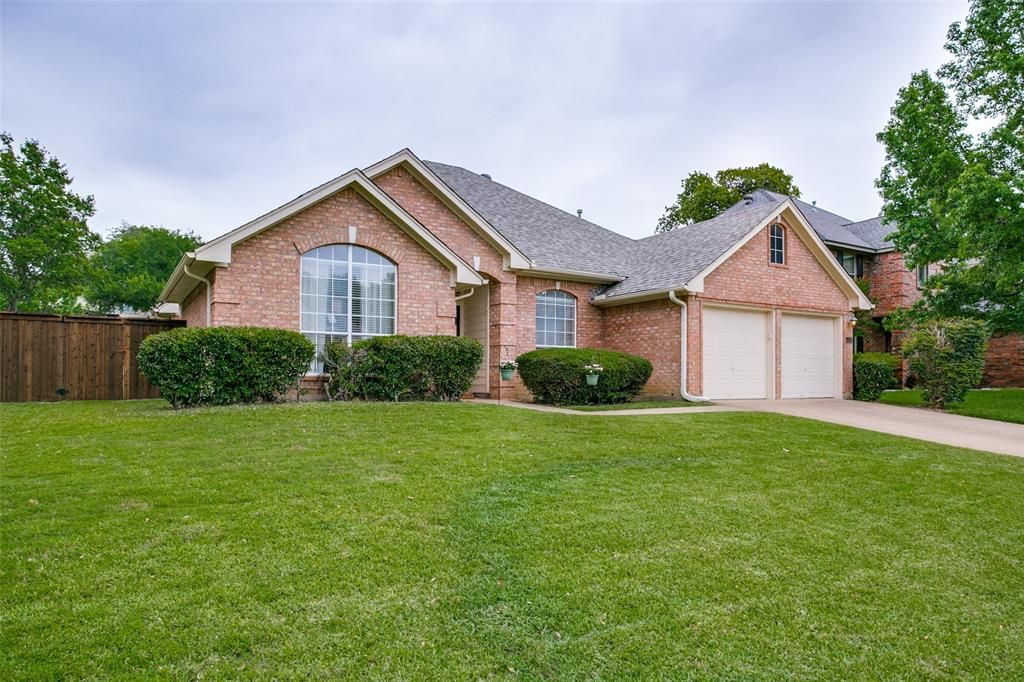 Photo of 5217 Shadow Glen Drive, Grapevine, TX 76051 (MLS # 21265910)