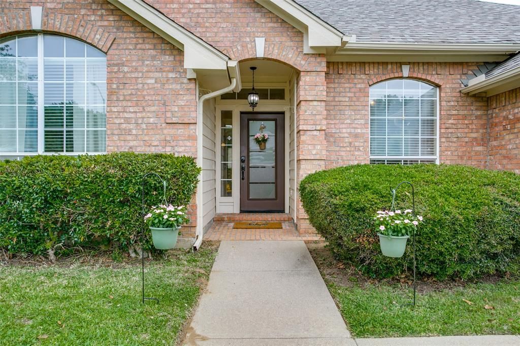 Photo of 5217 Shadow Glen Drive, Grapevine, TX 76051 (MLS # 21265910)