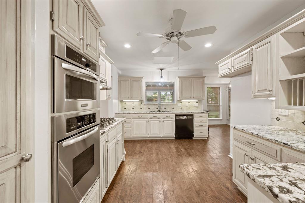 817 Tall Oak Lane