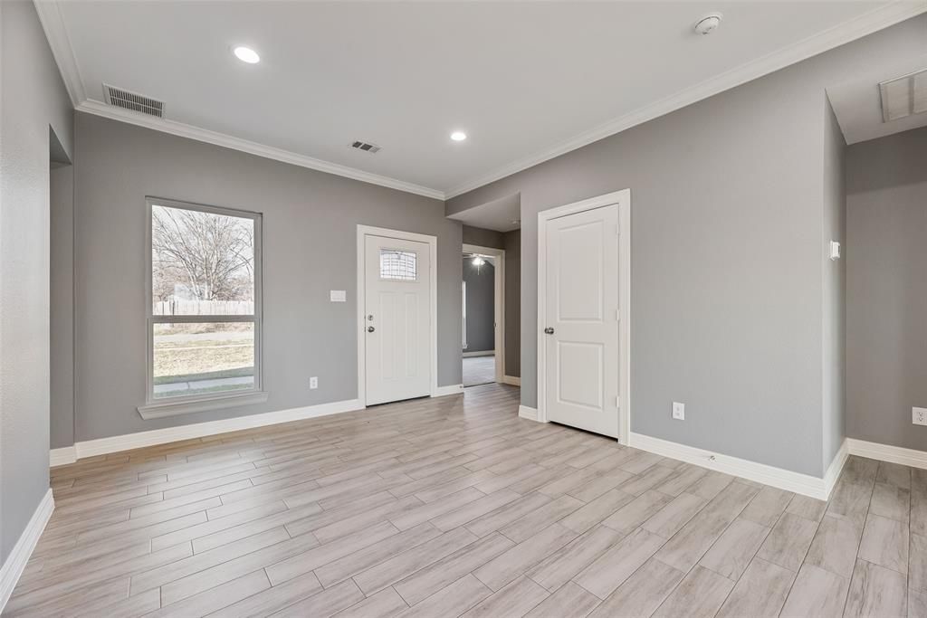 Photo of 1707 Pollard Street, Greenville, TX 75401 (MLS # 21169770)