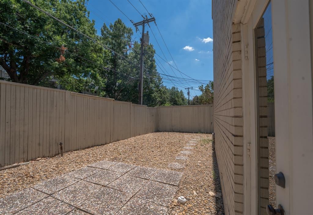 2818 Welborn Drive 9