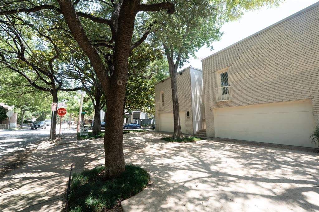 2818 Welborn Drive 9