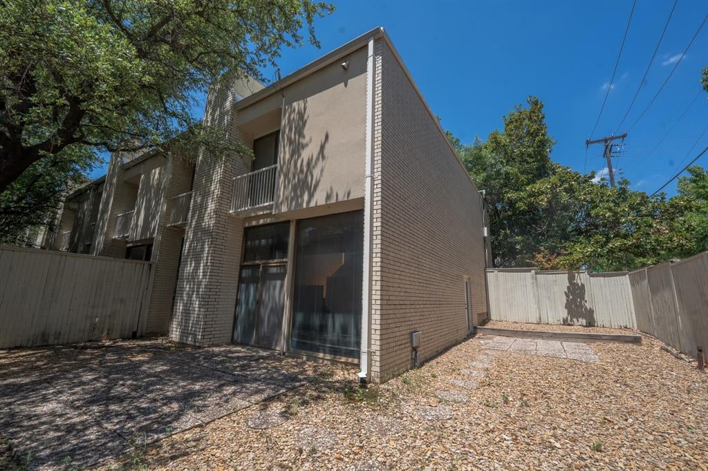 2818 Welborn Drive 9