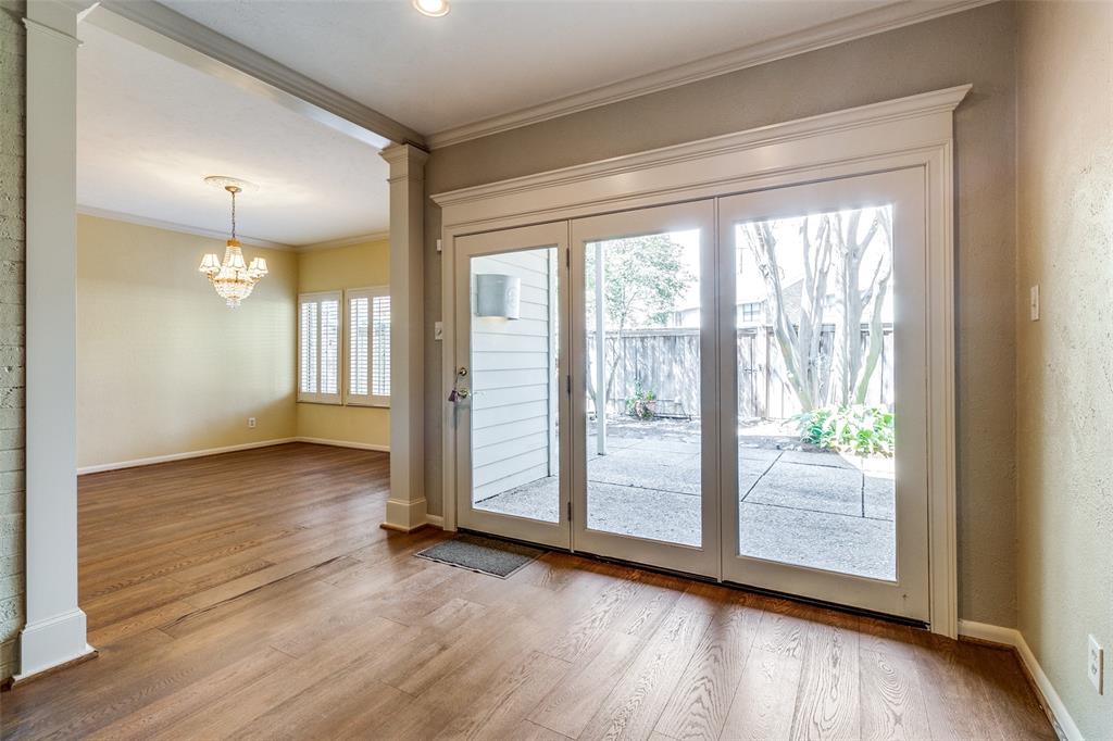 6754 E Northwest Highway