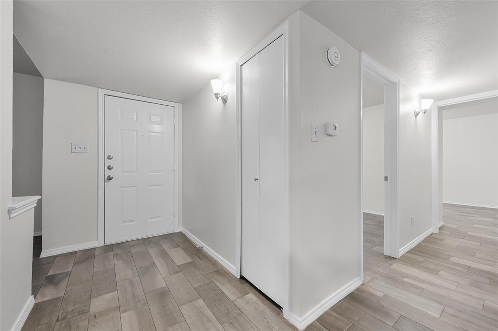 1323 Rivercrest Boulevard