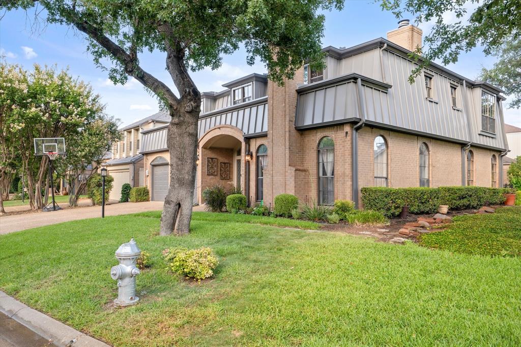 33 Crown Place