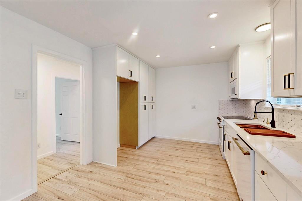 3558 La Prada Drive