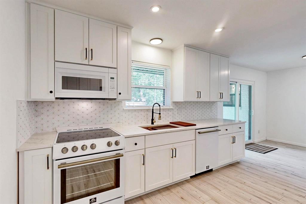 3558 La Prada Drive