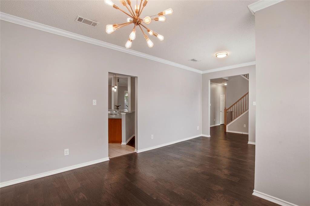 826 Ridge Road W