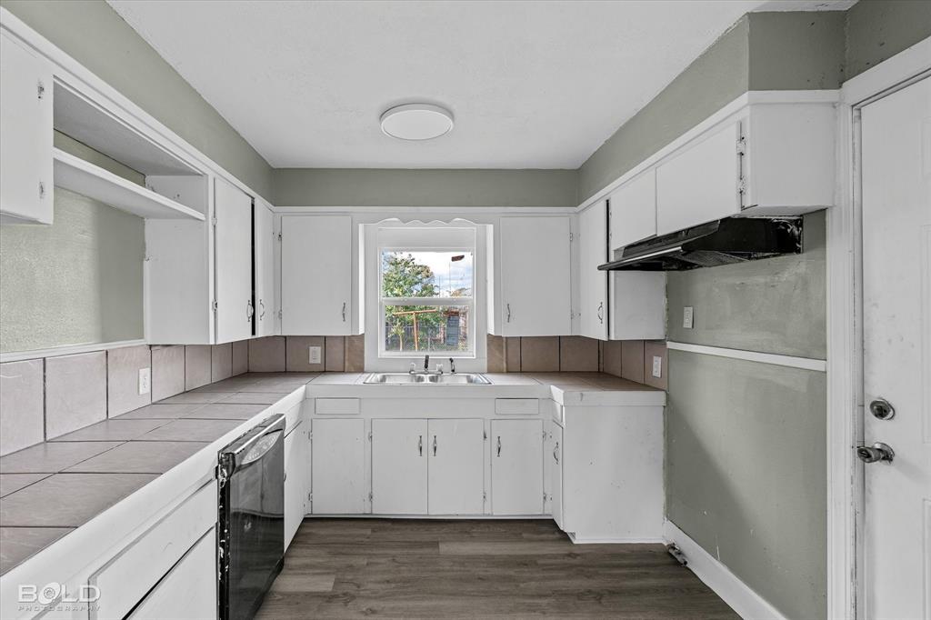 Bossier City, Louisiana 71111, United States, 3 Bedrooms Bedrooms, ,1 BathroomBathrooms,Residential,Pending,30473