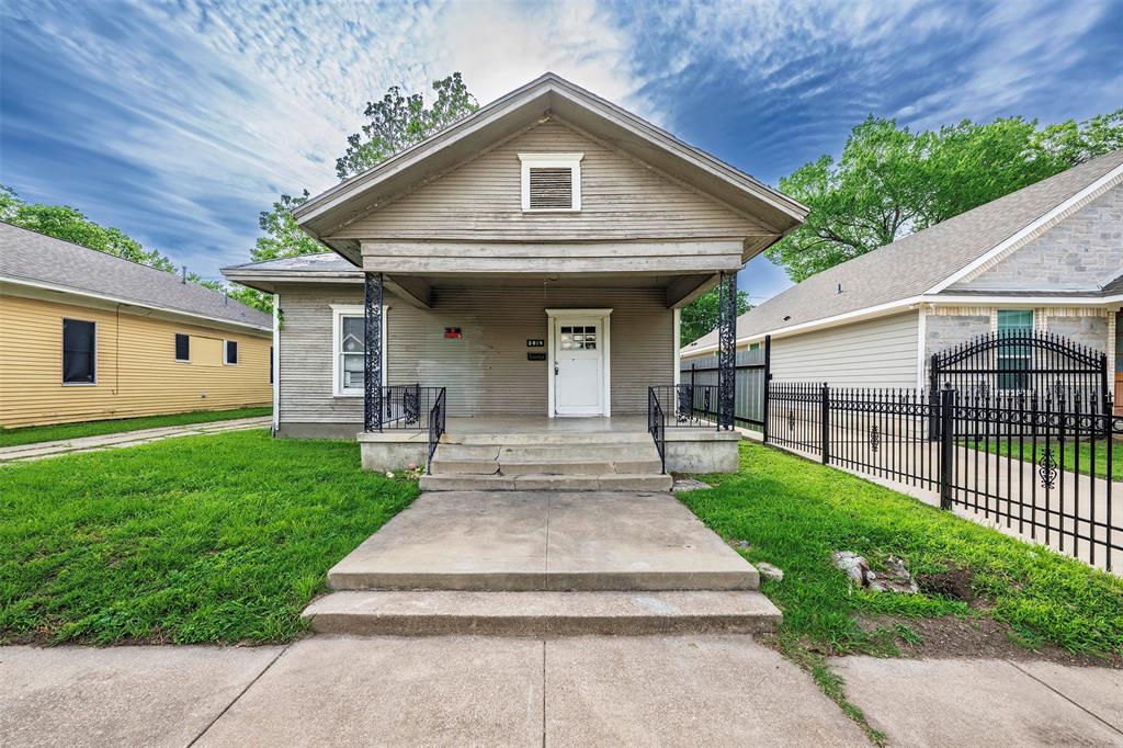 2614 May Street