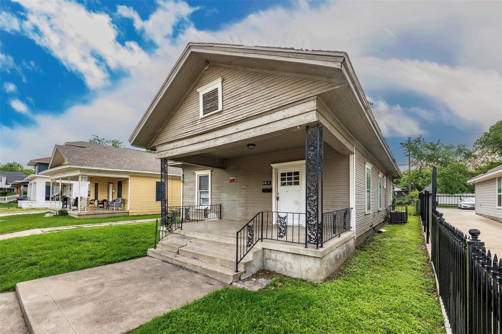 2614 May Street