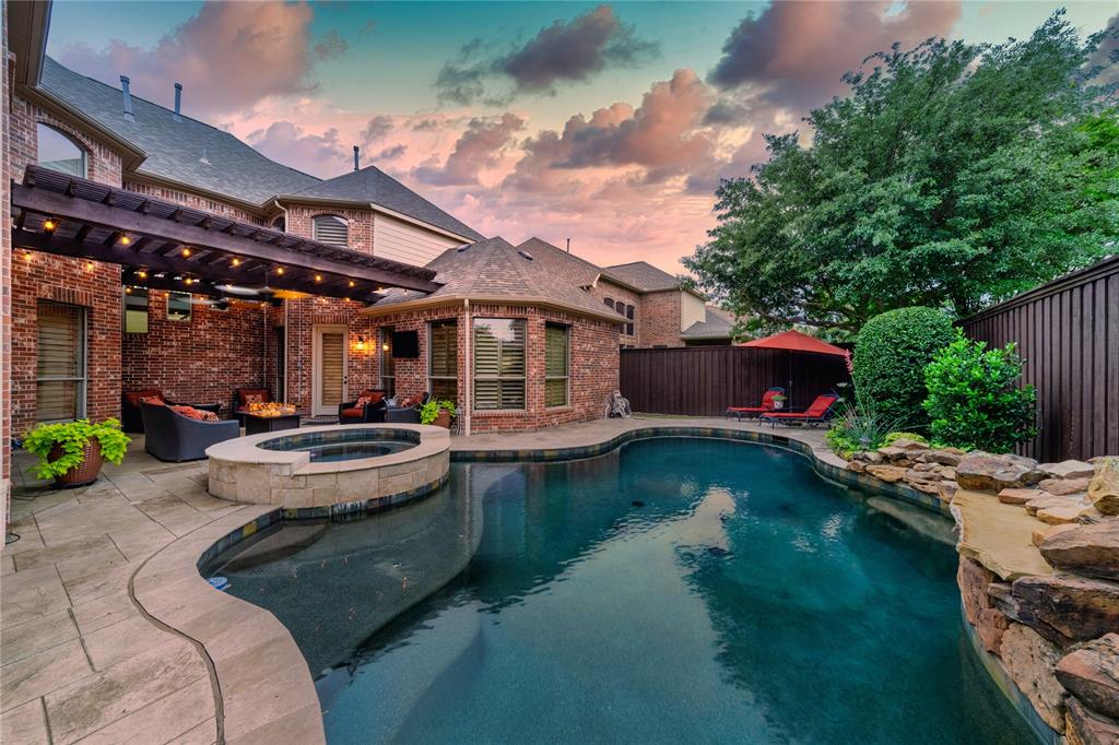 2717 Mendocino Circle