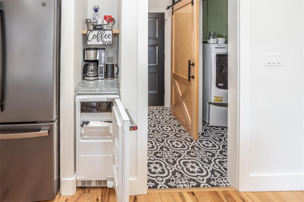 Moss Lake Estate - Residential