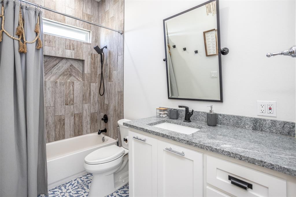 Moss Lake Estate - Residential