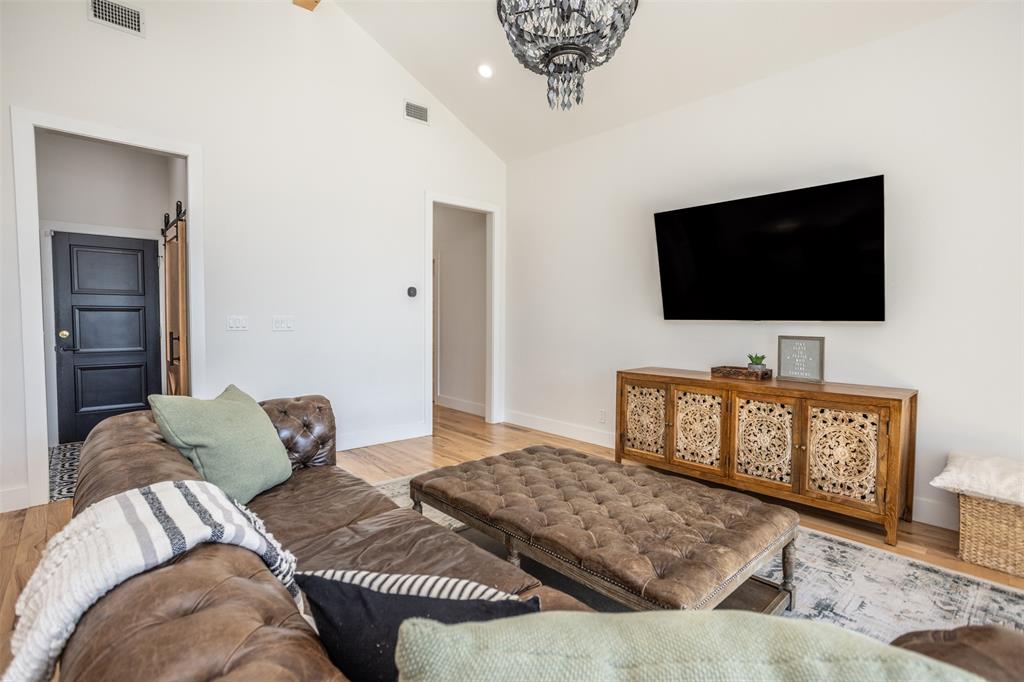 Moss Lake Estate - Residential