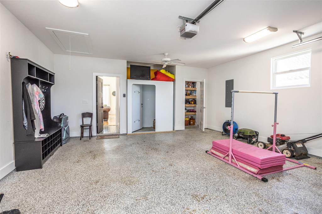 Moss Lake Estate - Residential