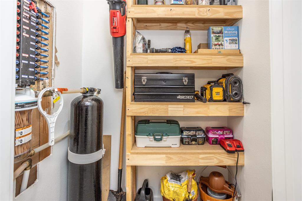 Moss Lake Estate - Residential