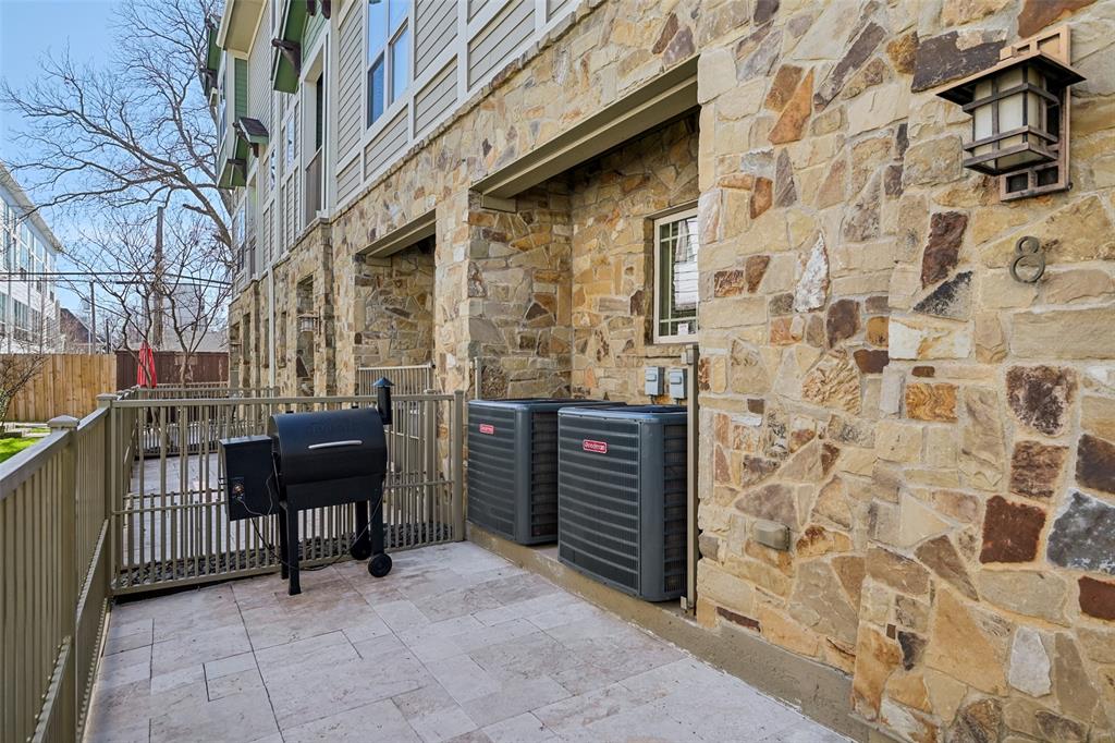 5916 Hudson Condo - Residential