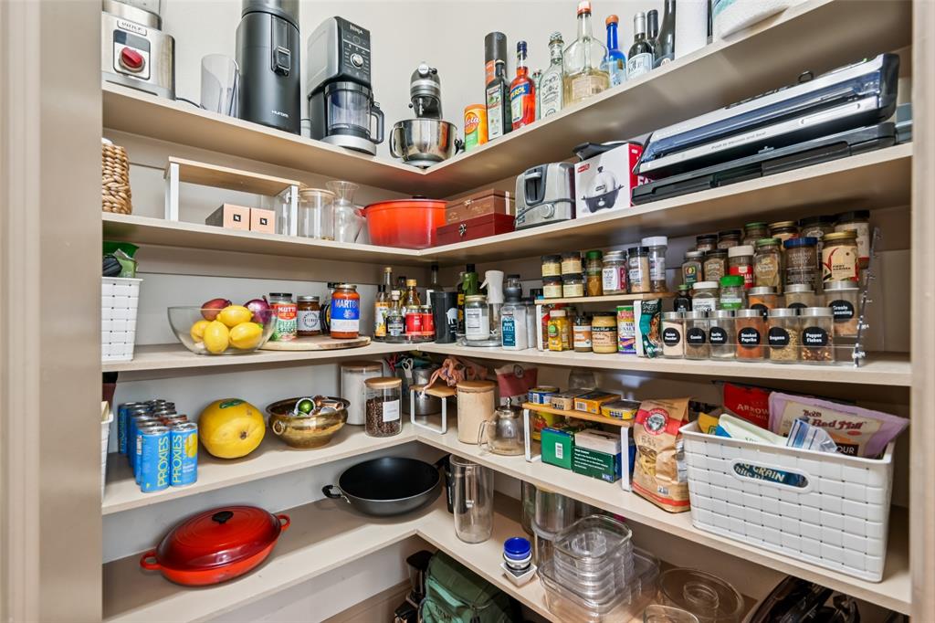 5916 Hudson Condo - Residential