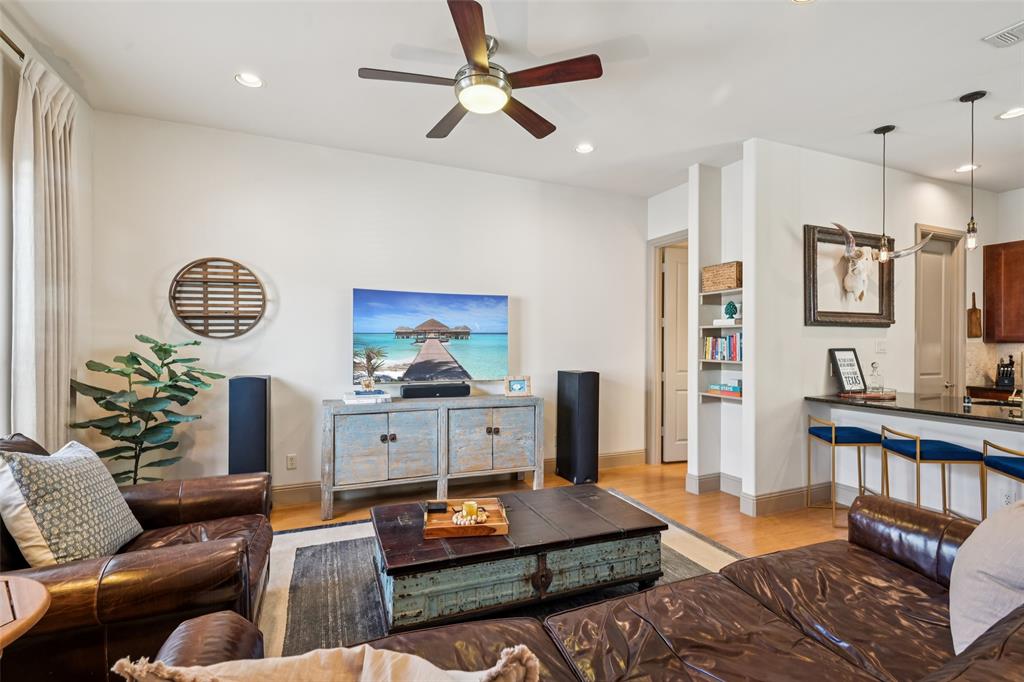 5916 Hudson Condo - Residential