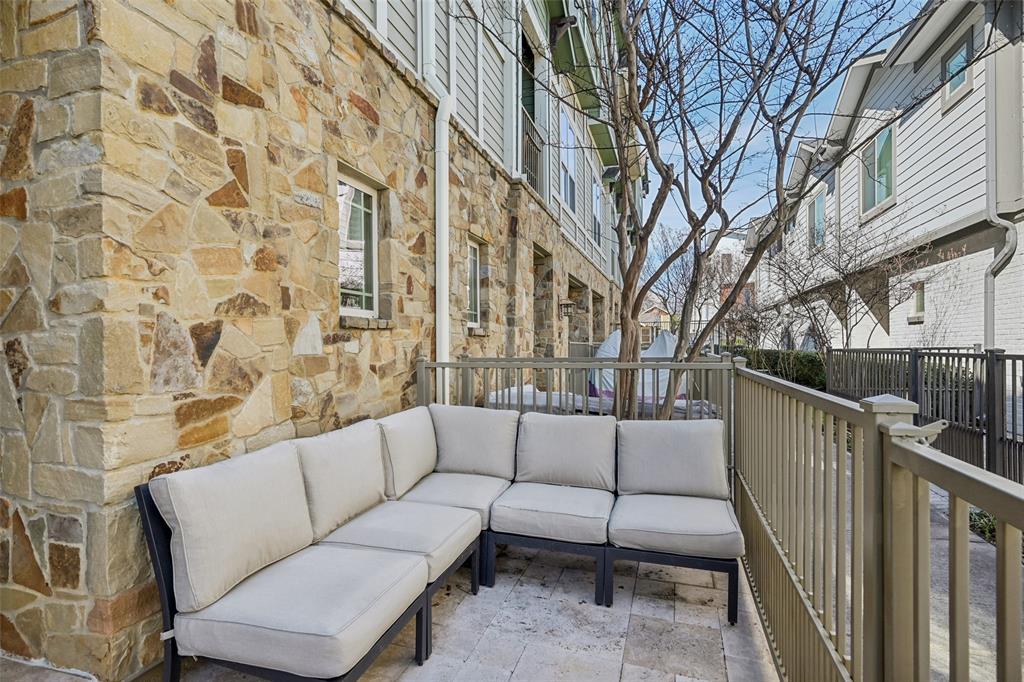 5916 Hudson Condo - Residential