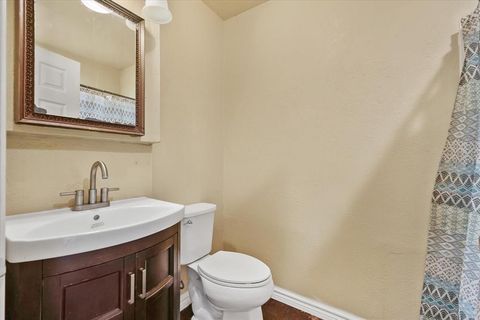 Tiny photo for 1512 Sheri Lane S, Pelican Bay, TX 76020 (MLS # 21101625)