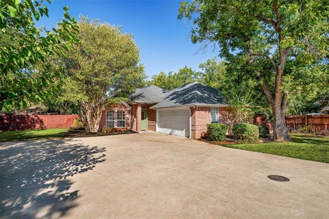 Photo of 8816 The Briers Court, Granbury, TX 76049 (MLS # 21392673)