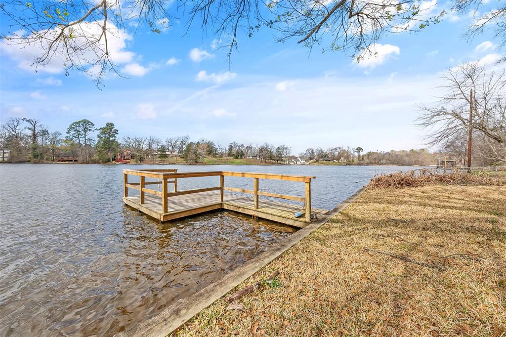 10202 E Lakeshore Drive