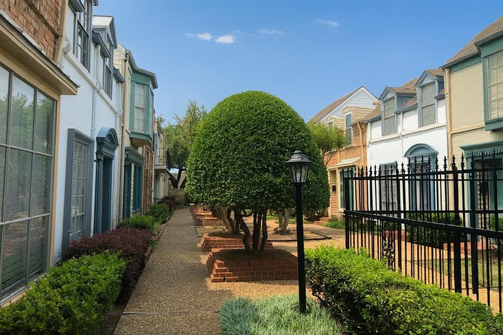 9844 Valley Meadow Court