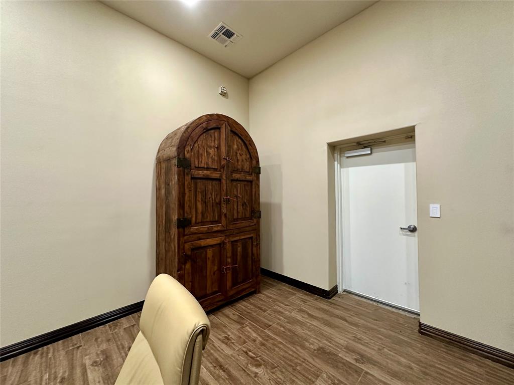 ABST 685 TR 5A A J PATTON - Commercial Sale